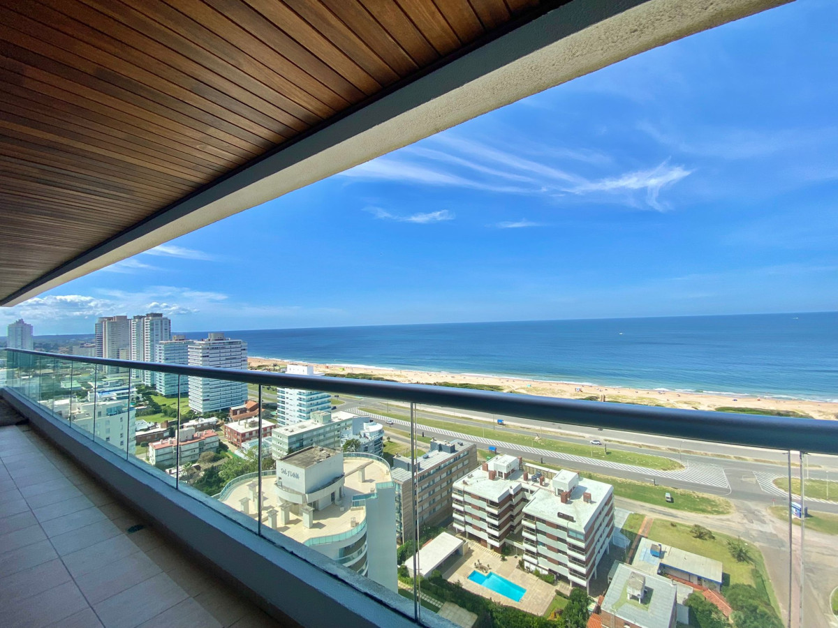 Apartamento en Venta Punta del Este con Buen Balcón Vista Al mar
