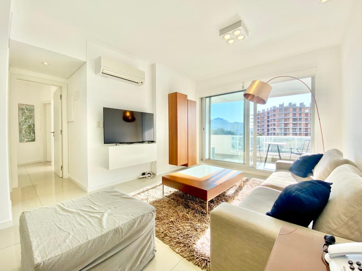 Apartamento de 2 dormitorios en Wind Tower Punta del Este