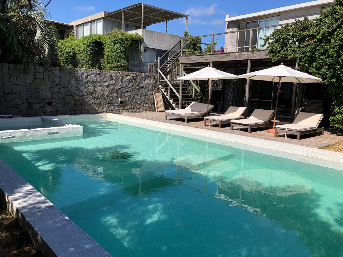 Excelente casa en Playa Bikini Manantiales