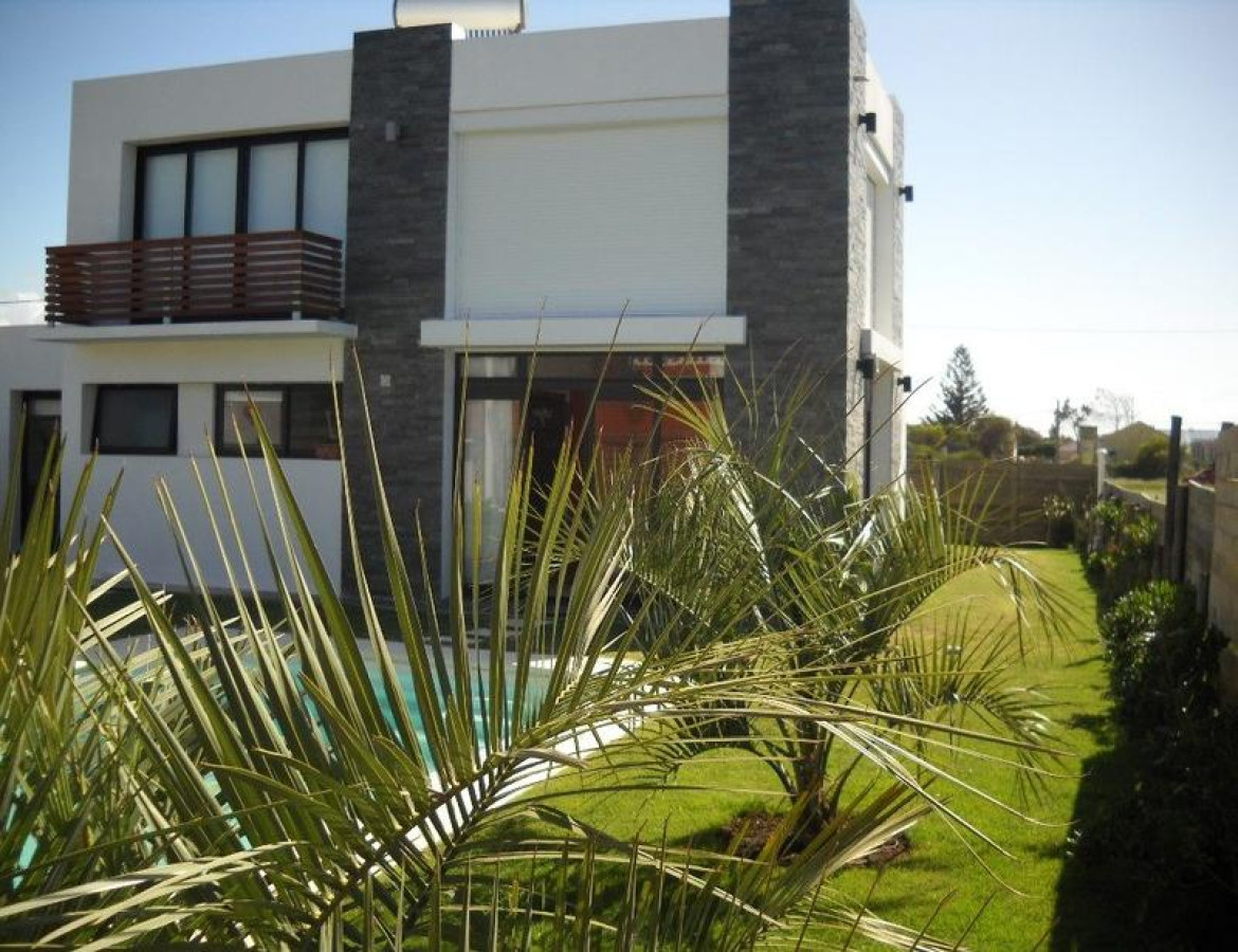 Moderna Casa de Tres Dormitorios en Manantiales, Blno. BsAs Punta del Este