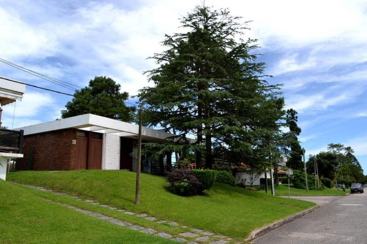 Casa de Tres Dormitorios en Mansa