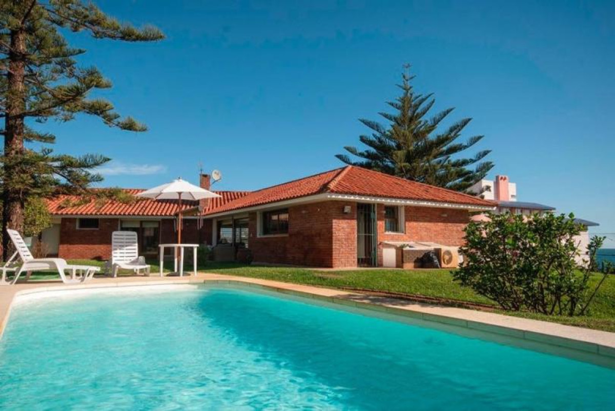 Excelente casa en venta y alquiler, Playa Mansa