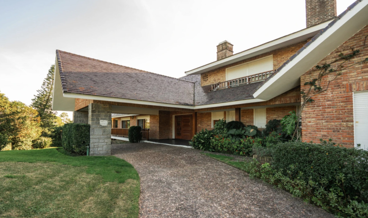 Mansion en Playa Mansa Punta del Este