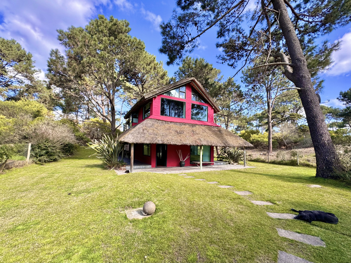 Casa de tres dormitorios en Chihuahua Punta Ballena.
