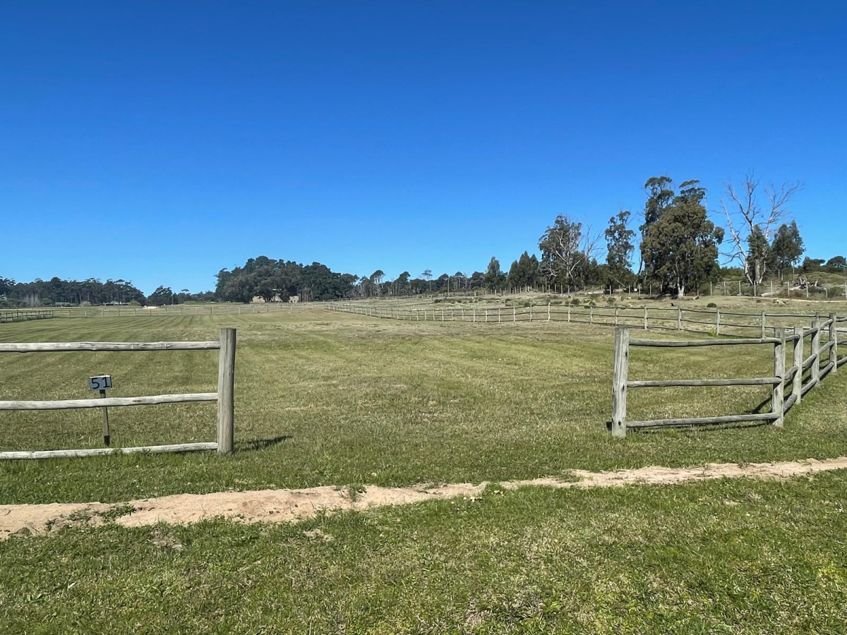 Terreno en exclusivo barrio privado Laguna Estate Manantiales