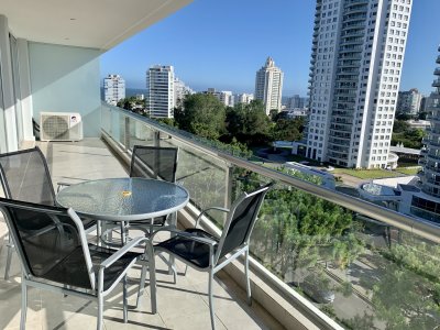 DEPARTAMENTO EN PISO ALTO EN EDIFCIO SOBRE ROOSEVELT