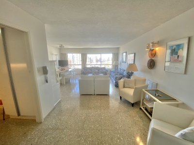 VENTA DE APARTAMENTO DE 2 DORMITORIOS EN PENINSULA PUNTA DEL ESTE