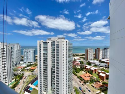 VENTA DE APARTAMENTO DE 2 DORMITORIOS EN EDIFICIO MIAMI BOULEVARD II PUNTA DEL ESTE 