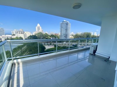 Venta de apartamento de 2 dormitorios en torre con servicios 