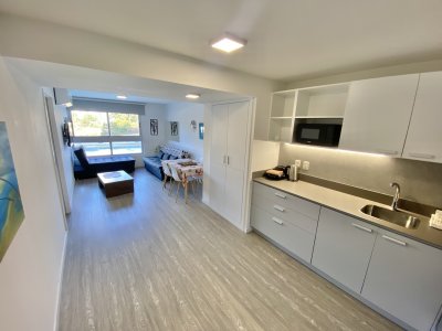 VENTA APTO 1 DORMITORIO EN AV ROOSEVELT PUNTA DEL ESTE
