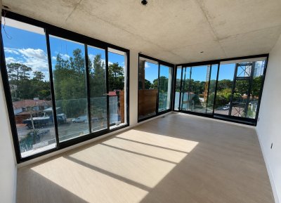 APARTAMENTO EN VENTA DE 1 DORMITORIO EN MANSA TOWER PUNTA DEL ESTE. 