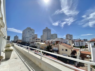 APARTAMENTO EN VENTA 3 DORMITORIOS 3 BAÑOS 1 EN SUITE Y DEPENDENCIA DE SERVICIO