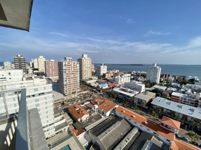 APARTAMENTO EN VENTA 4 DORMITORIOS 3 BAÑOS EN EDIFICIO TORRE DEL SOL