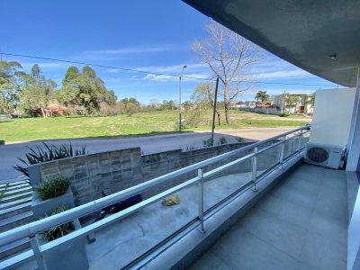 VENTA APARTAMENTO 1 DORMITORIO EDIFICIO LA LOMA MALDONADO