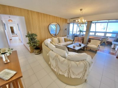 PentHouse  Venta 3 dormitorios 3 Baños 2 en Suite en Torre Marina I