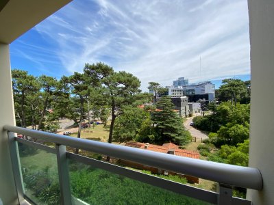 VENTA APARTAMENTO 2 DORMITORIOS AV ROOSEVELT PUNTA DEL ESTE