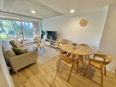 APARTAMENTO EN VENTA DE 2 DORMITORIOS 2 BAÑOS 1 EN SUITE EN PUNTA DEL ESTE