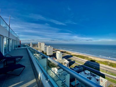 VENTA APARTAMENTO DE 3 DORMITORIOS EN ICON BRAVA PUNTA DEL ESTE