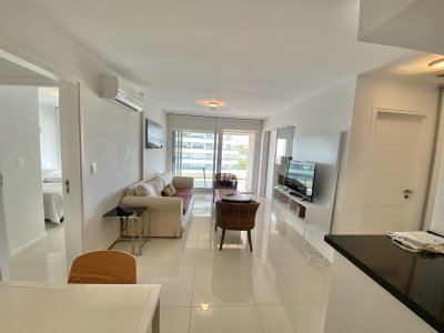 VENTA DE APARTAMENTO DE 2 DORMITORIOS Y MEDIO EN EDIFICIO ICON BRAVA PUNTA DEL ESTE 