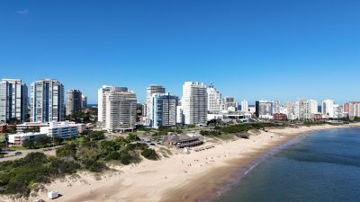 APARTAMENTO EN VENTA 3 DORMITORIOS - CORAL TOWER
