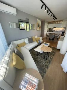 VENTA DE APARTAMENTO DE 3 DORMITORIOS CON PARRILLERO PROPIO EN ZONA MANSA IDEAL PARA TODO EL AÑO