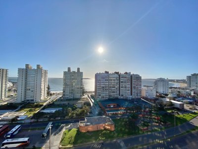 VENTA DE APARTAMENTO DE 3 SUITES EN EDIFICIO IMPERIALE III PUNTA DEL ESTE 