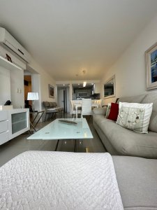 VENTA DE APARTAMENTO DE 2 DORMITORIOS EDIFICIO WIND TOWER PUNTA DEL ESTE 