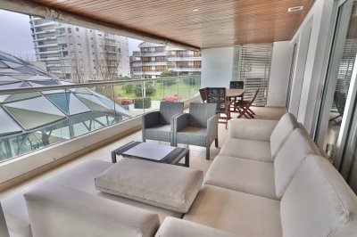 ALQUILER TEMPORAL APARTAMENTO DE 2 DORMITORIOS EN EDIFICIO ICON BRAVA PUNTA DEL ESTE