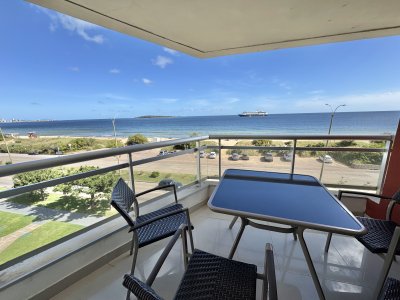 VENTA APARTAMENTO 2 DORMITORIOS PLAYA MANSA PUNTA DEL ESTE