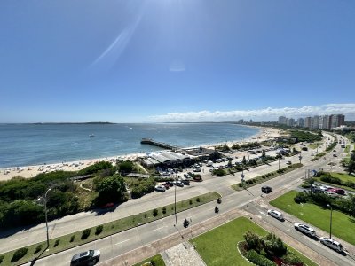 Venta 4 dormitorios en playa mansa , Edificio Malecon 