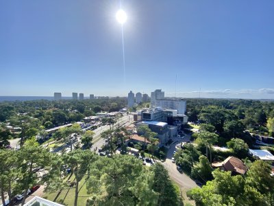 APARTAMENTO EN VENTA 3 DORMITORIOS 2 BAÑOS MÁS DEPENDENCIA DE SERVICIO