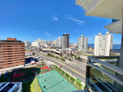 VENTA DE APARTAMENTO DE 2 SUITES EN TORRE IMPERIALE III PUNTA DEL ESTE 