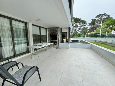 APARTAMENTO EN VENTA DE 1 DORMITORIO Y PARRILLERO PROPIO