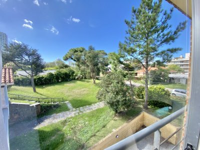 VENTA DE APARTAMENTO 2 DORMITORIOS AIDY GRILL PUNTA DEL ESTE
