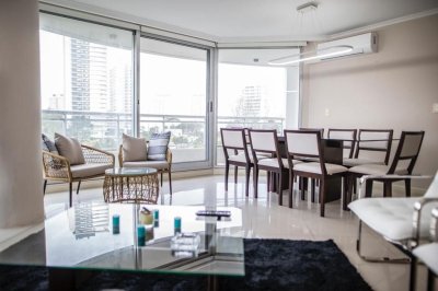 VENTA DE APARTAMENTO DE 3 SUITE EN EDIFICIO OCEAN DRIVE PUNTA DEL ESTE 