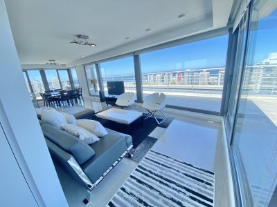 APARTAMENTO EN VENTA 3 DORMITORIOS 3 BAÑOS EN SUITES EN ALEXANDER BOULEVARD