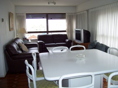 Apartamento de 3 dormitorios en venta y alquiler 