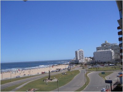 VENTA APARTAMENTO 3 DORMITORIOS EDIFICIO IMPERIALE PUNTA DEL ESTE