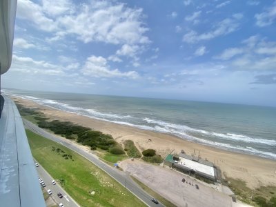 APARTAMENTO EN VENTA DE 3 DORMITORIOS 3 BAÑOS 3 EN SUITE MÁS DEPENDENCIA