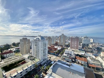 VENTA DE APARTAMENTO DE 2 DORMITORIOS EN PENINSULA PUNTA DEL ESTE 