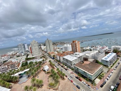 VENTA DE APARTAMENTO DE 3 DORMITORIOS PENINSULA PUNTA DEL ESTE 