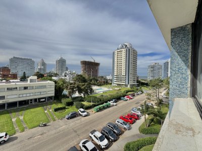 VENTA APARTAMENTO 1 DORMITORIO - EDIFICIO URUGUAY