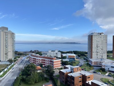 VENTA APARTAMENTO 3 DORMITORIOS MAS DEPENDENCIA EDIFICIO SUNRISE