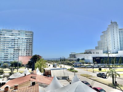 VENTA APARTAMENTO 1 DORMITORIO EN EDIFICIO CAP FERRAT 