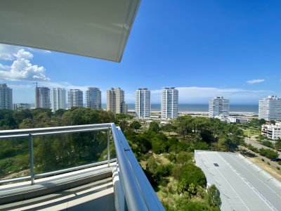 Apartamento en venta de 2 dormitorios en Torre con servicios 