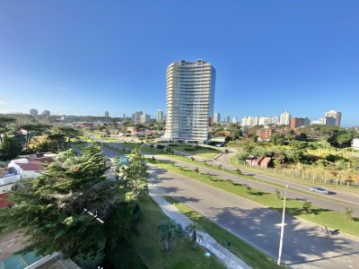 VENTA APARTAMENTO 2 DORMITORIOS EDIFICIO CAP BRETON 