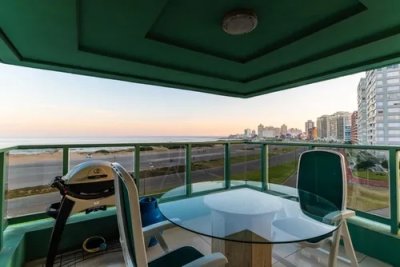 VENTA DE APARTAMENTO DE 3 SUITES EN BRAVA FRENTE AL MAR PUNTA DEL ESTE 