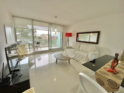 ALQUILER ANUAL APARTAMENTO 2 DORMITORIOS AV ROOSEVELT PUNTA DEL ESTE