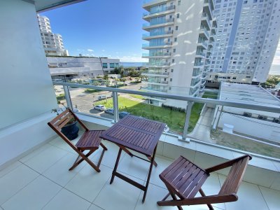 ALQUILER TEMPORARIO APARTAMENTO DE 2 DORMITORIOS EDIFICIO SEASON TOWER