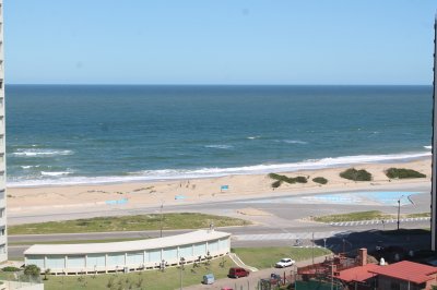 Brava muy buena vista al mar  
